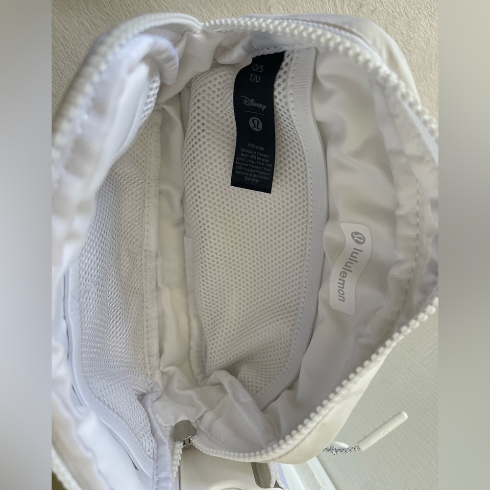 Disney x lululemon Everywhere Belt Bag EUC - Picture 6 of 8